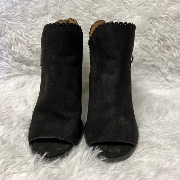 It’s booty time! - Picture 2 of 6